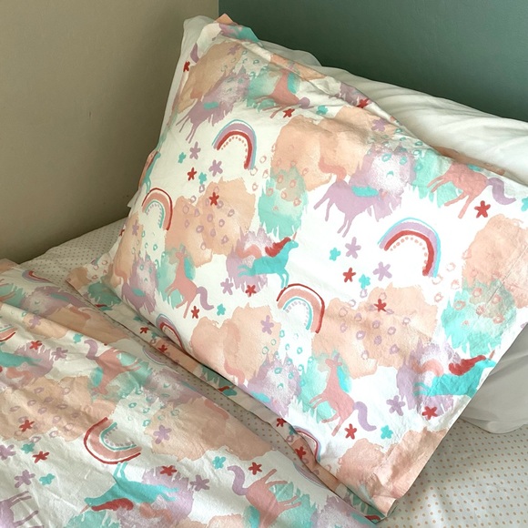 Lullaby Bedding Unicorn 2-Piece Twin Duvet Cover Set - Picture 2 of 7